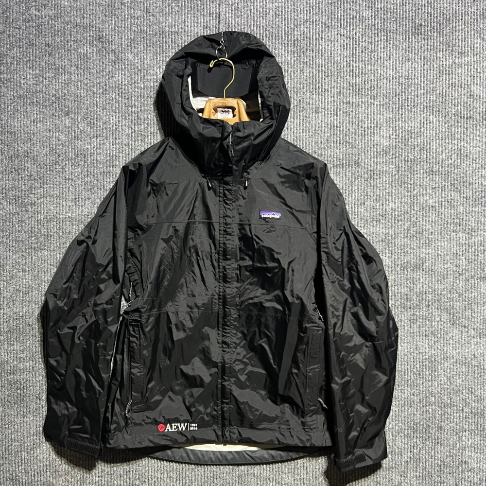 Patagonia Torrentshell Jacket Womens M Black Rain Shell H2No Hooded STY83807